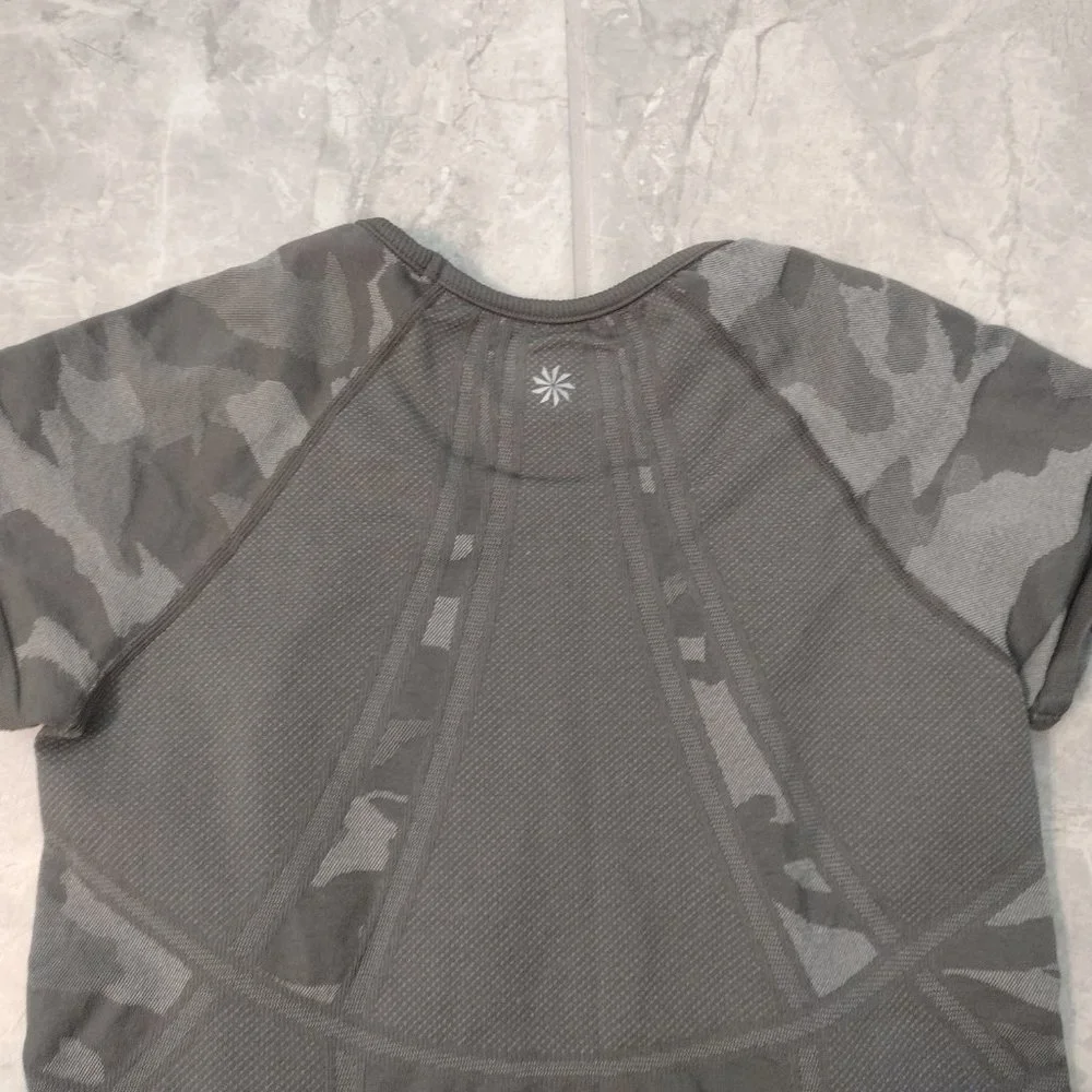 ATHLETA Women's short-sleeve gray tech athletic top, M - Picture 9 of 10